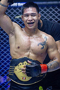 Piero 'El Lobo' Guaylupo